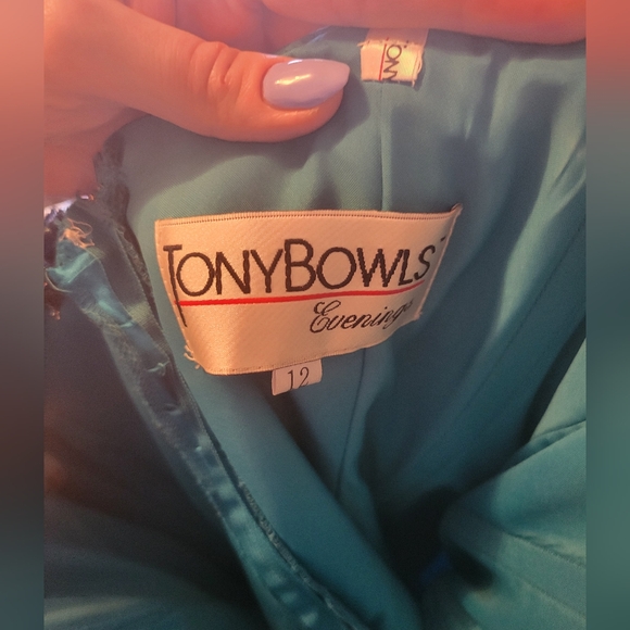 Tony Bowls Gown - Picture 4 of 4